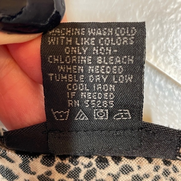 Express Sheer Top Red/Black/Ecru Rose Pattern Front Ties Size S - Picture 9 of 10